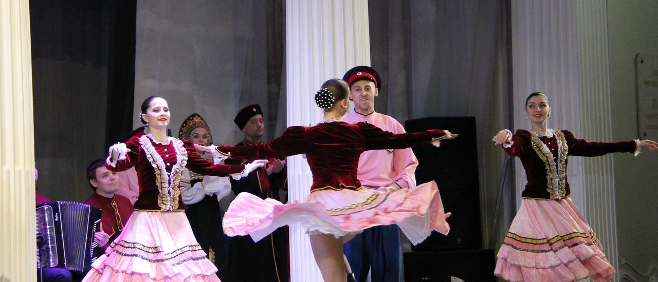 cover Warm touch in Russia... Episode Gala dinner with a luxurious and cheerful and beautiful local performance at Grand Duke Nikoley's Palace(5)