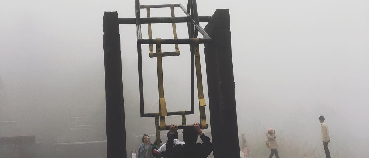 cover Doi Kiew Lom, Pai-Pang Ma Pha, Mae Hong Son
This translates to "Doi Kiew Lom, a mountain pass located between Pai and Pang Ma Pha districts in Mae Hong Son province, Thailand."