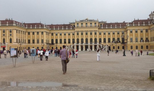 Cover Vienna: A Romantic City Break with Schönbrunn Palace and Danube Rive...