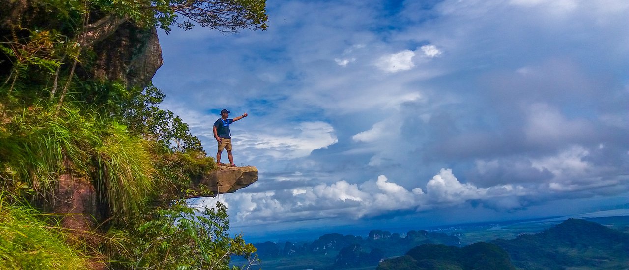 cover Khao Hong Nok Naak: A Thrilling Viewpoint