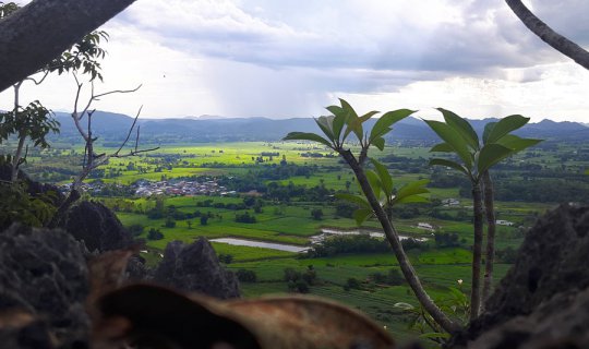 cover Pha Chor offers stunning views, despite the short, less than 15-minute hike to the top.