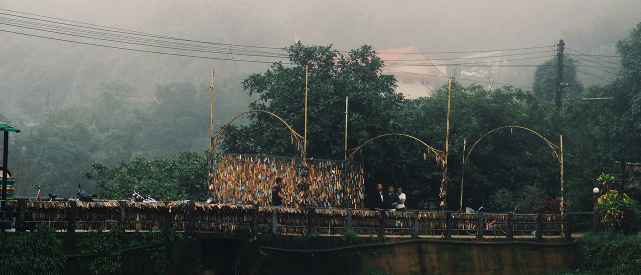 cover The misty atmosphere in the rainy season at "E-tong".