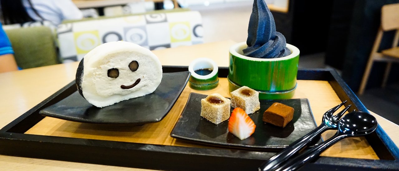 cover Adorable and Delicious Desserts at Kyo Roll En