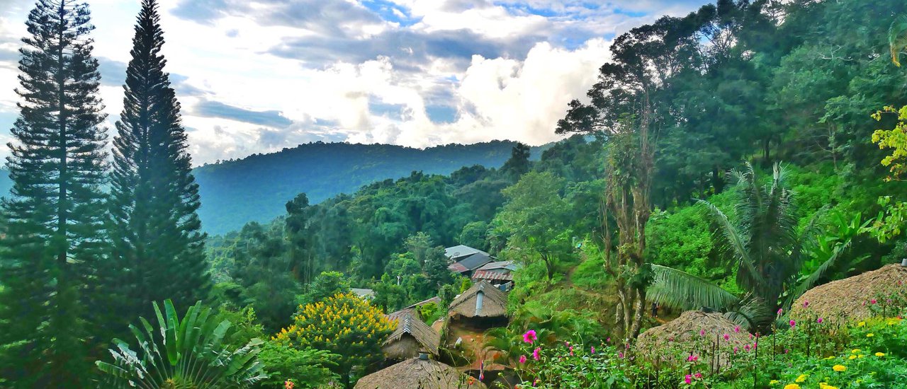 cover Travel in late rainy season, early winter. Take a sleeper train to the north, Chiang Mai! 🚂🚂