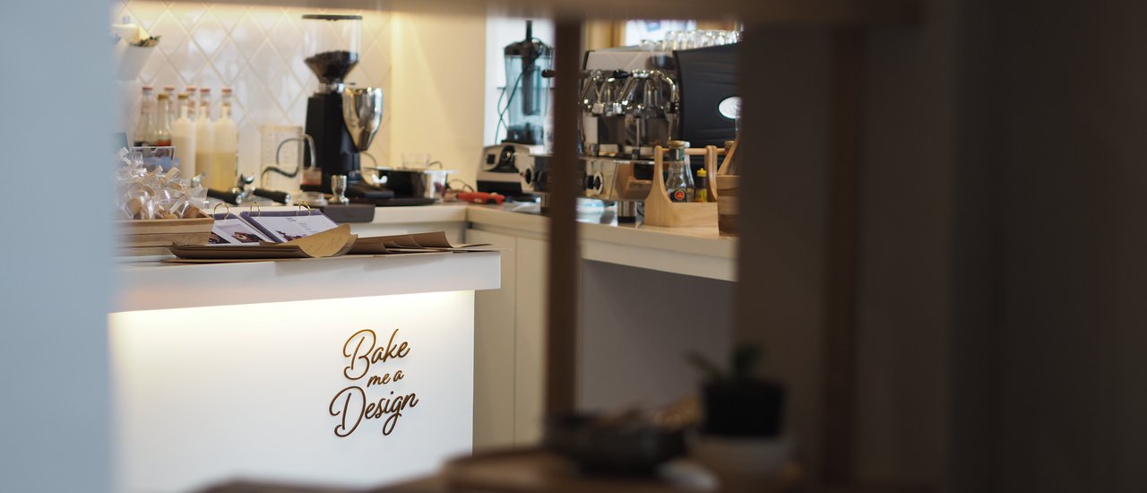 cover Ride the skytrain in search of a delicious breakfast near Udom Suk BTS station.