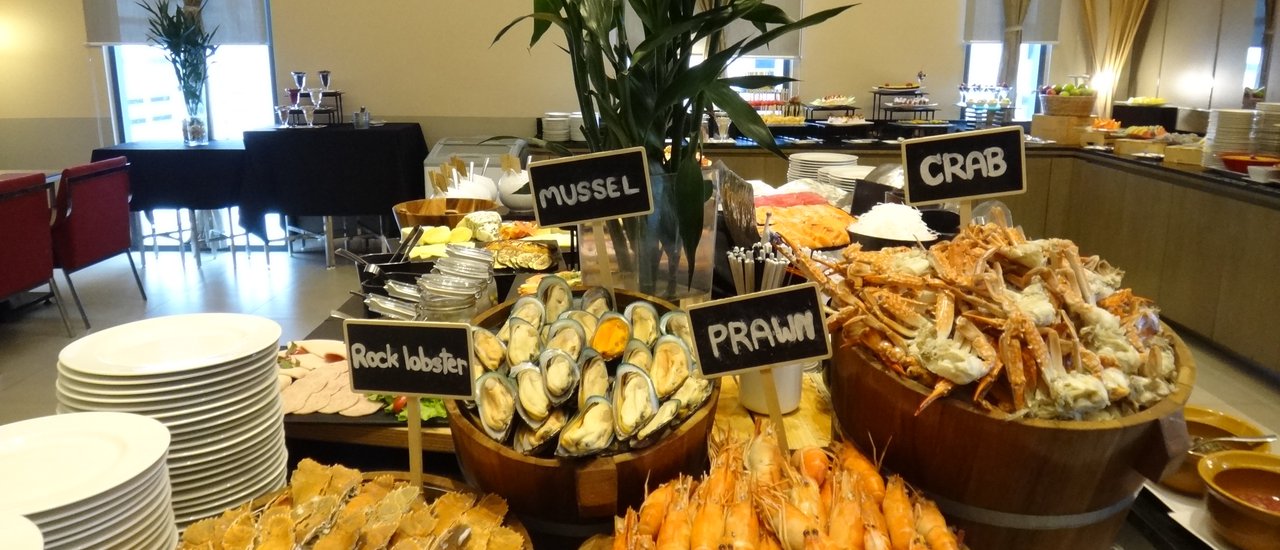 cover Buffet@Mercure Siam... Beautiful in form, delicious in taste, beautiful in every bite.