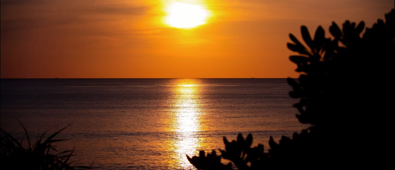 cover Dek Jew Chill Out @ Phuket, Beautiful blue sky at the end of stormy season - Chill at Sala Phuket Episode