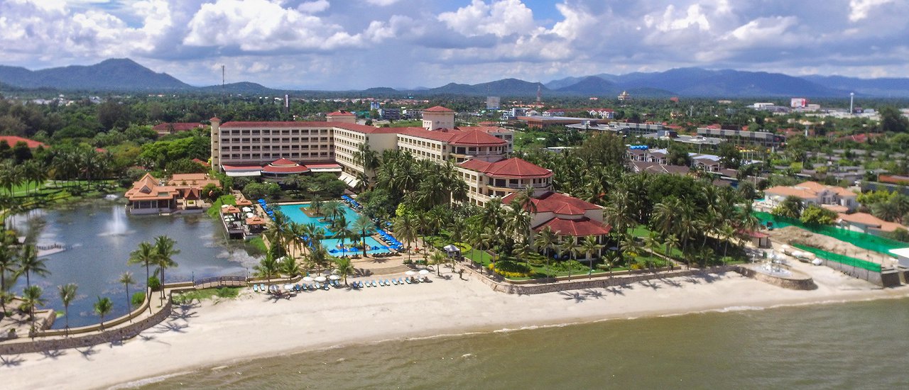 cover + + + Dusit Thani Huahin Hotel Review + + +