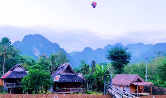 Cover Jompalav Bungalow: Relax and watch hot air balloons in Vang Vieng...