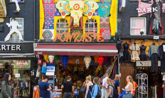 Cover 3 Must-Visit Places When You Book a Flight to London...