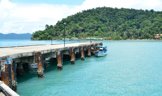 Cover We retain 'Koh Chang' in the photograph(s)....