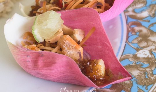 cover Review of Thai Buffet and Traditional Desserts at Baan Bai Mai Pra Chan (180 Baht Net)
This review focuses on the Thai buffet and traditional desserts offered at Baan Bai Mai Pra Chan, priced at 180 Baht net.