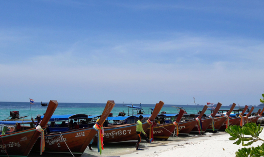 cover Lipe-Adang: Paradise of the Southern Andaman on a Clear Day^^ (Featuring a Clip of the Spiny Spider Crab)