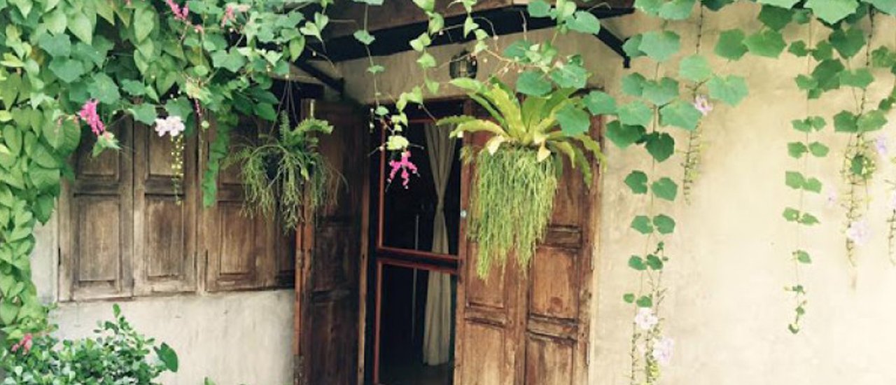 cover House next to the temple in Chiang Mai Province.