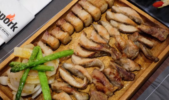 cover Firepork Thailand: Korean BBQ in Pattaya that will set your taste buds ablaze! 🔥🔥🔥
Simple and short translation of the original title, keeping the same tone and excitement.