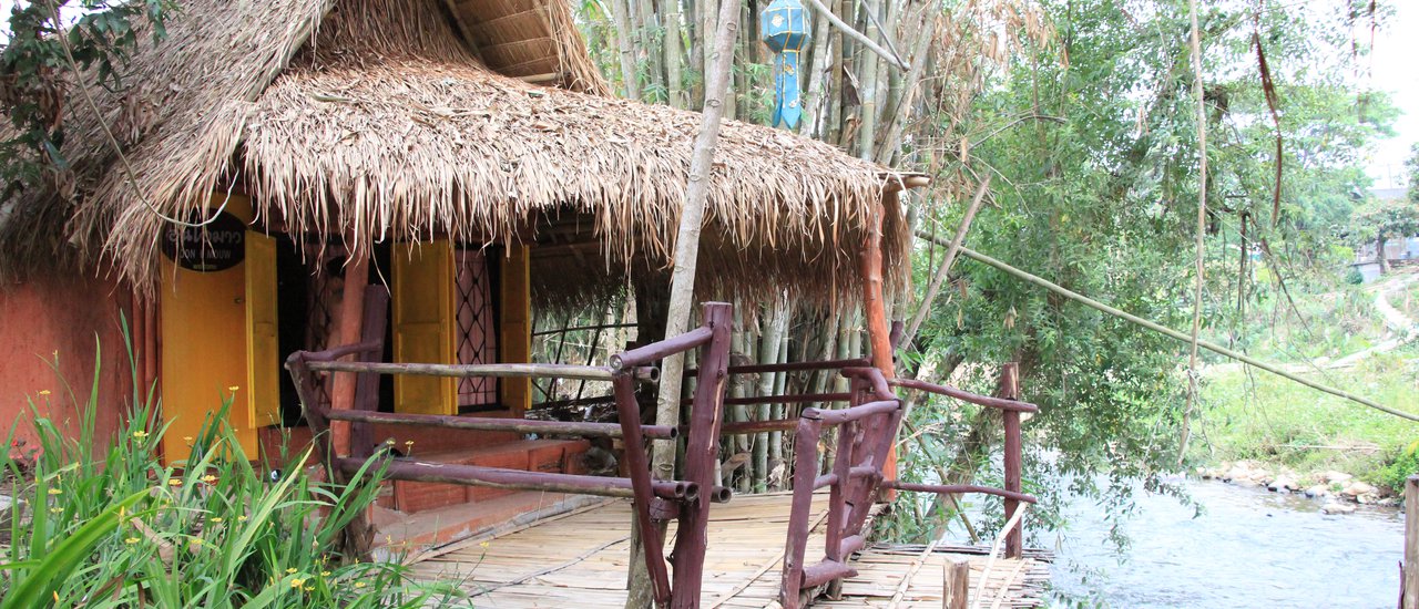 cover Sleeping by the cold water of Mae Wa, "Warmth of Mae Wa" for 390 baht. It's so good, it's amazing!