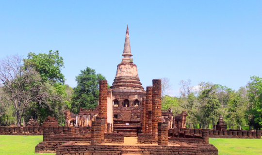 cover Sailing through Si Satchanalai, a World Heritage City, and savoring Khao Pib Yai, a unique ancient noodle dish.