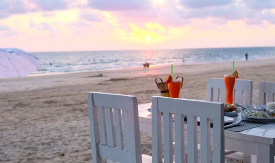 cover Sunset Beach: Relax and enjoy the view of the western sea.