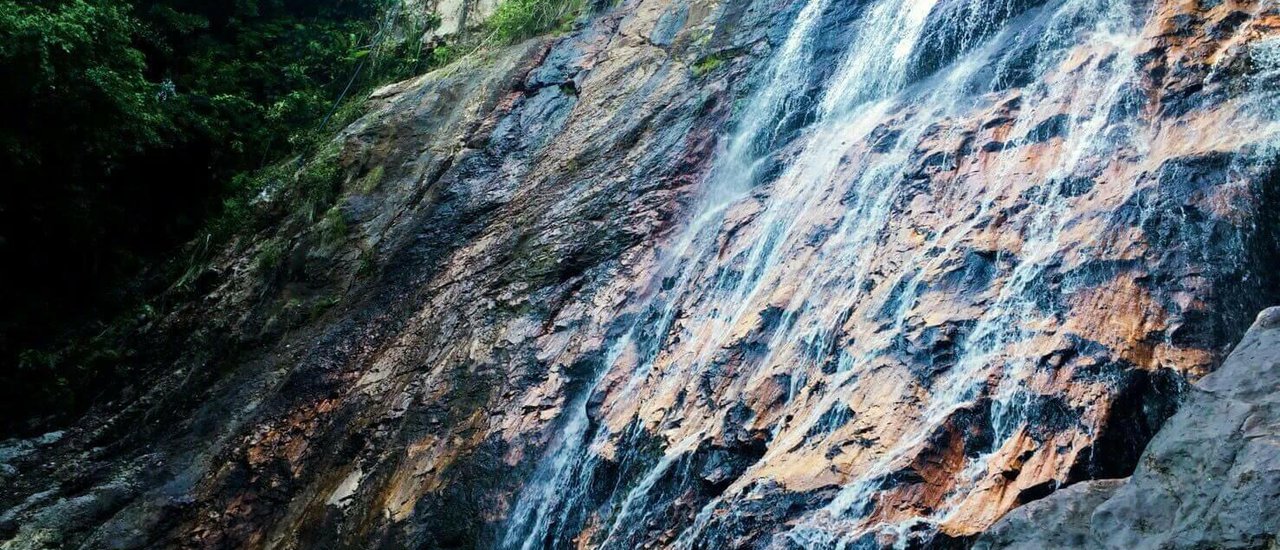 cover "In the hot season, one must visit the city center."