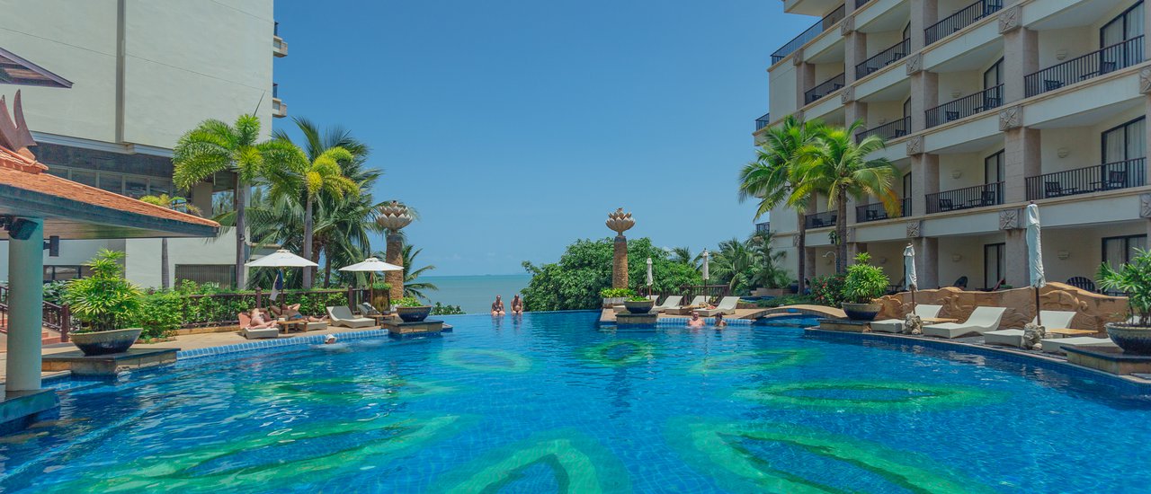 cover + + + Garden Cliff Resort & Spa Pattaya Hotel Review + + +