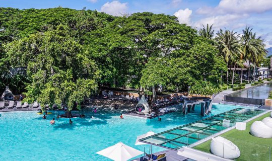 Cover Five-star treetop resort near Bangkok....
