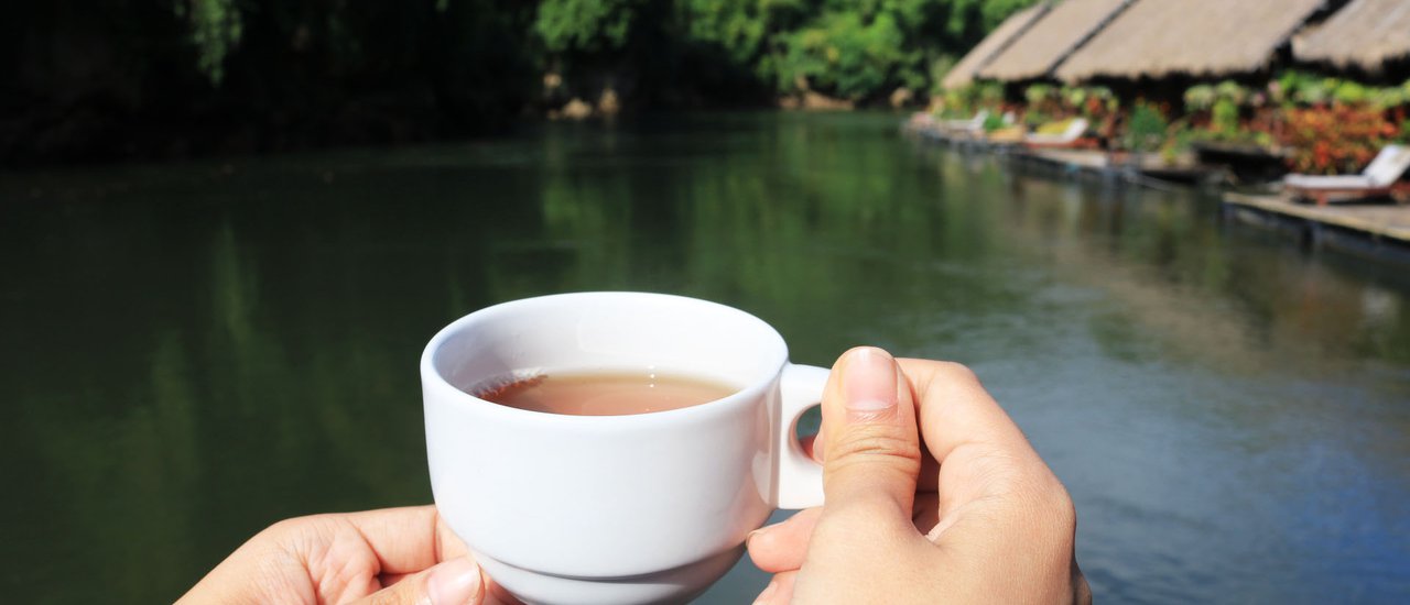 cover หนีกรุงมานอนแพ ‘ริเวอร์แคว จังเกิลราฟท์’ ไม่มีไฟฟ้า แต่มีความสุขม๊ากกก