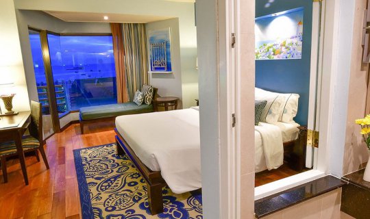 cover ...The Bayview Hotel Pattaya, a luxurious beachfront hotel in the heart of Pattaya, offers affordable room rates.