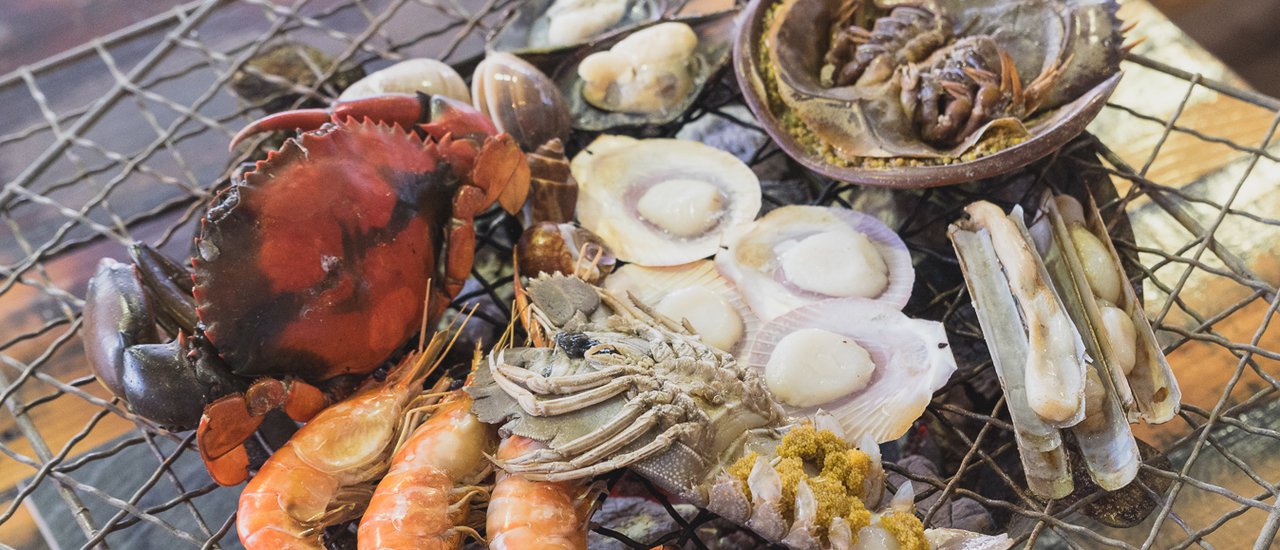 cover Review: Na Kluea Talay Phao Restaurant, Pattaya - Seafood Buffet Extravaganza for 399 Baht
This review focuses on Na Kluea Talay Phao Restaurant in Pattaya, highlighting its seafood buffet priced at 399 Baht.