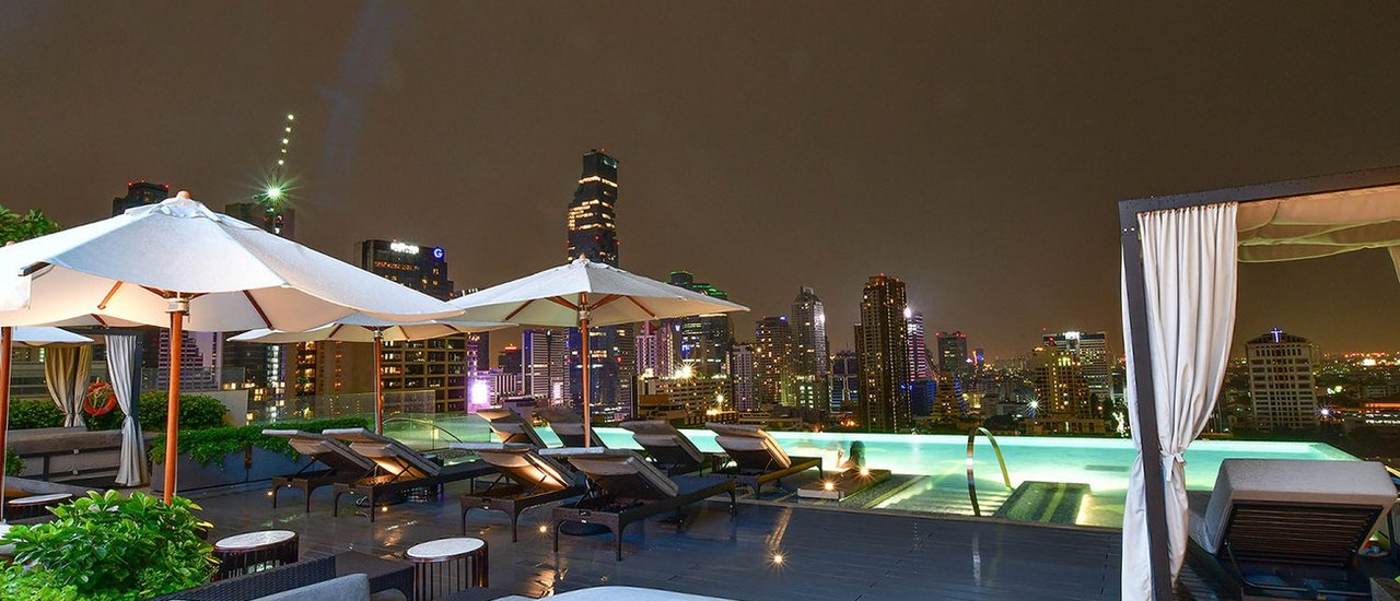 cover ...Review of Bangkok Marriott Hotel The Surawongse, a new 5-star hotel with Maepranom.