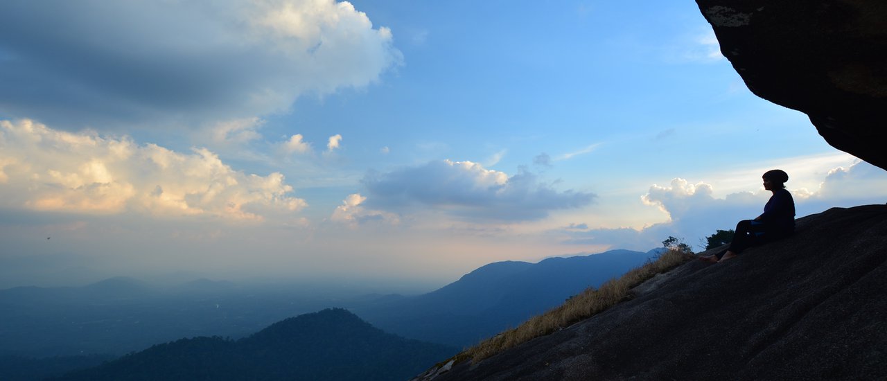 cover Goob Stone Cliff: A Million-Dollar View with a Grueling Path