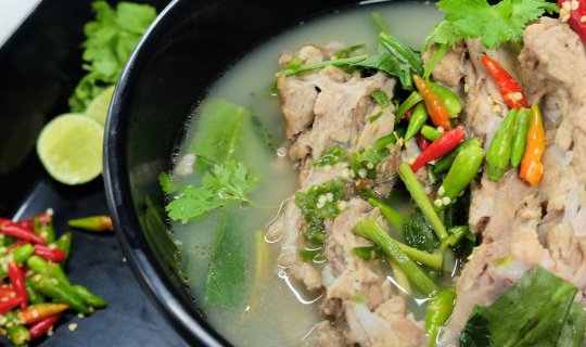 cover The Flavors of the Spatula's End: A Restaurant with Everything Delicious... Spicy Pork Ribs, Stir-Fried Chicken, Pad Thai, Stir-Fried Pork with Gravy, and Stir-Fried Noodles with Marinated Pork