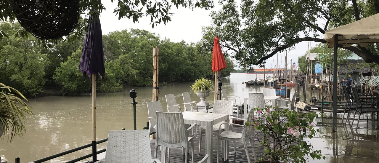 cover Rataratara Resort: Riverside Accommodation on the Bang Pakong River, Breathe Easy with Ozone Just a Short Distance from Bangkok.