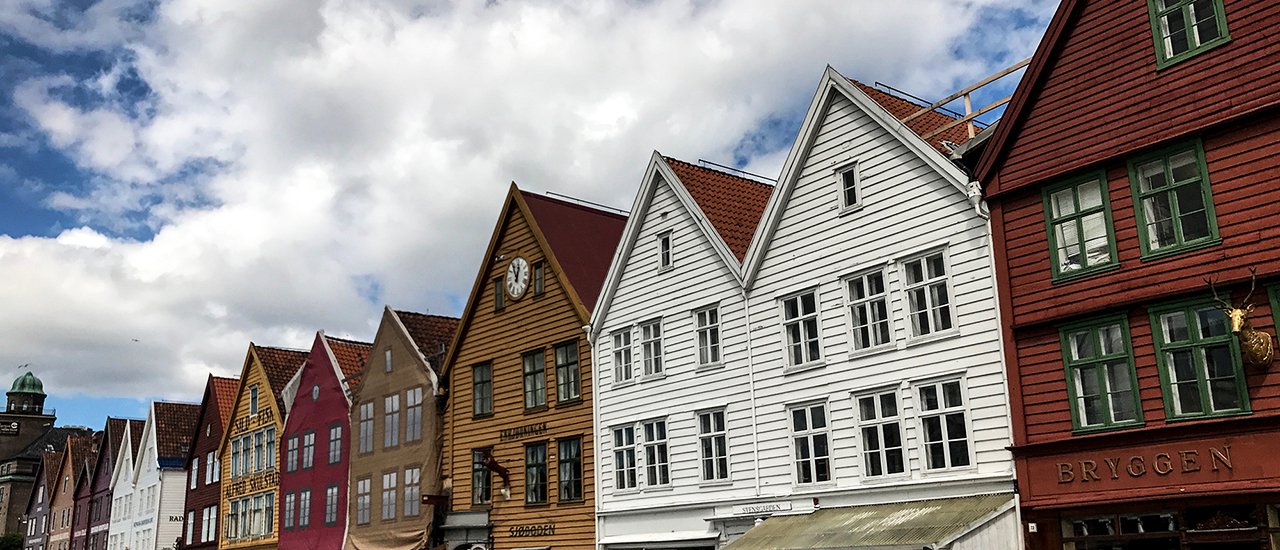 cover Bryggen / Bergen's Classic Wooden Houses