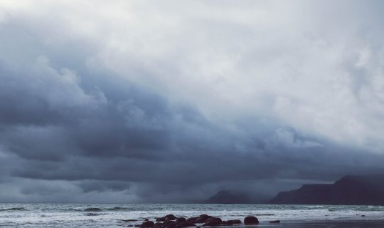 Cover Safety Guidelines for Speedboat Passengers on Koh Lipe Island...