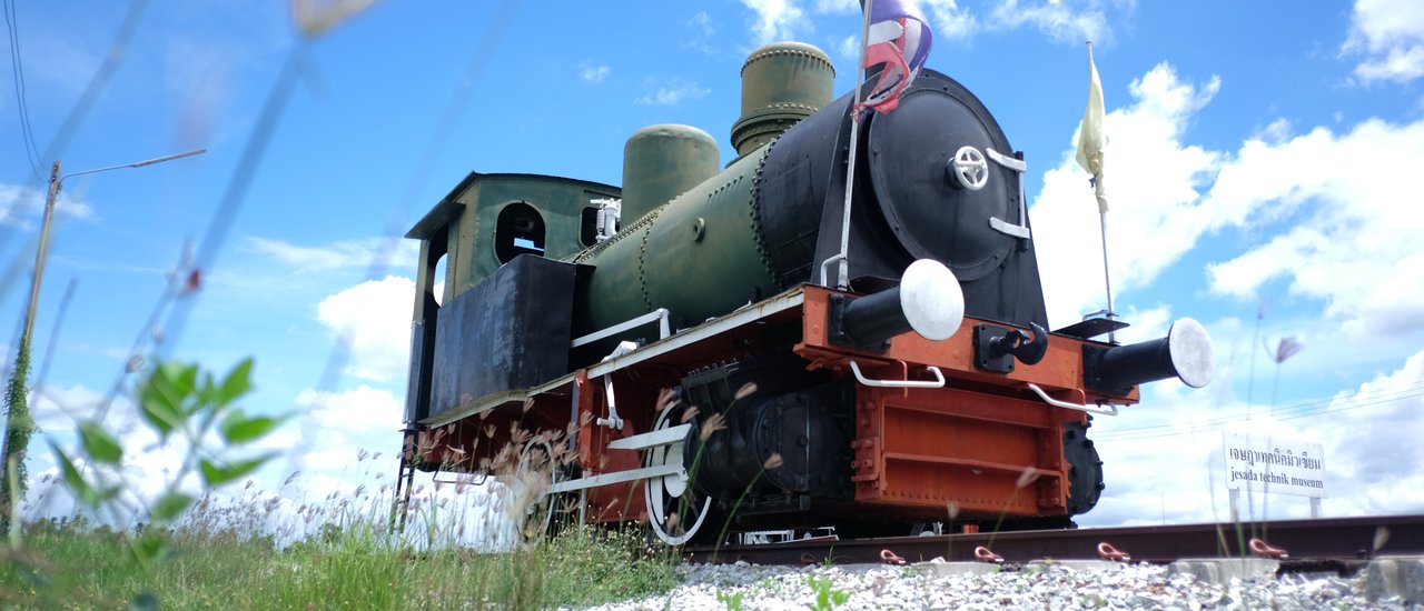 cover To travel in the province nearby Bangkok ... Nakhon Pathom (Museum)