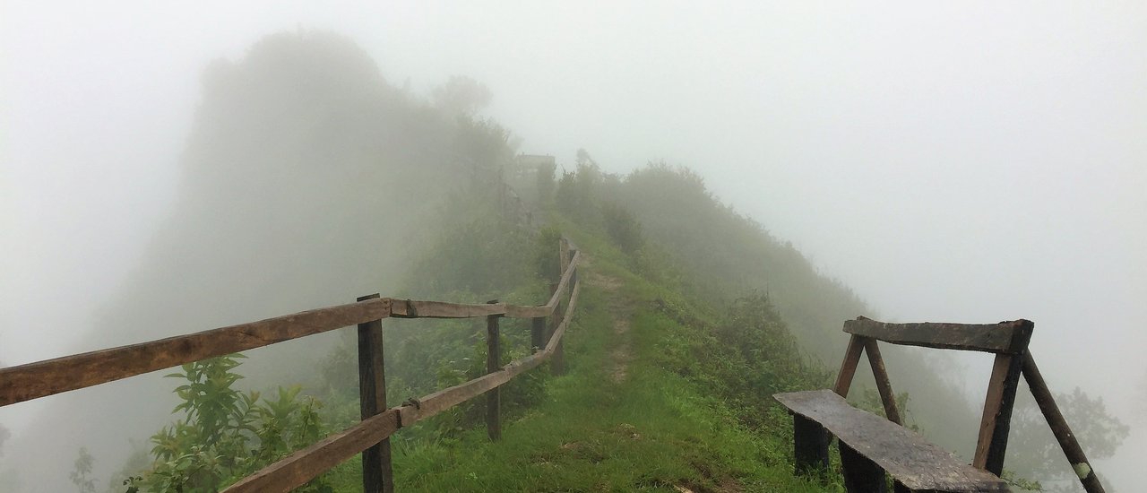 cover Ascend the mountain... to witness the mist (during the rainy season)