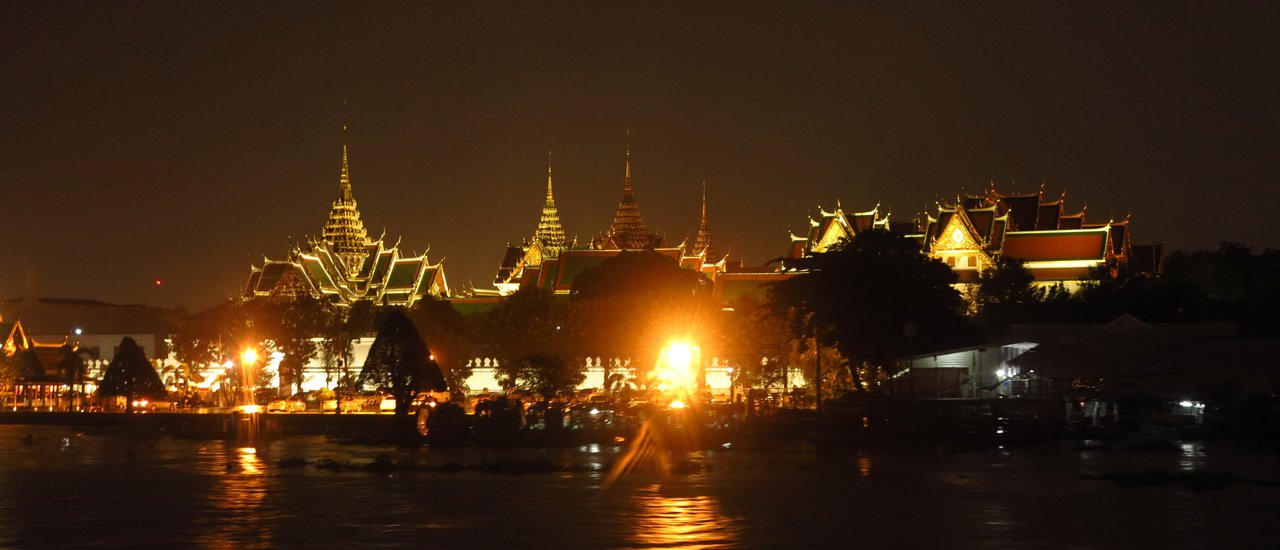 cover A dinner cruise on the Chao Phraya River during a light drizzle.