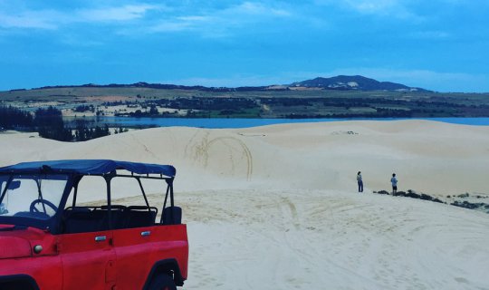 Cover Budget-friendly Vietnam: Explore Mui Ne's desert and Da Lat's cool b...