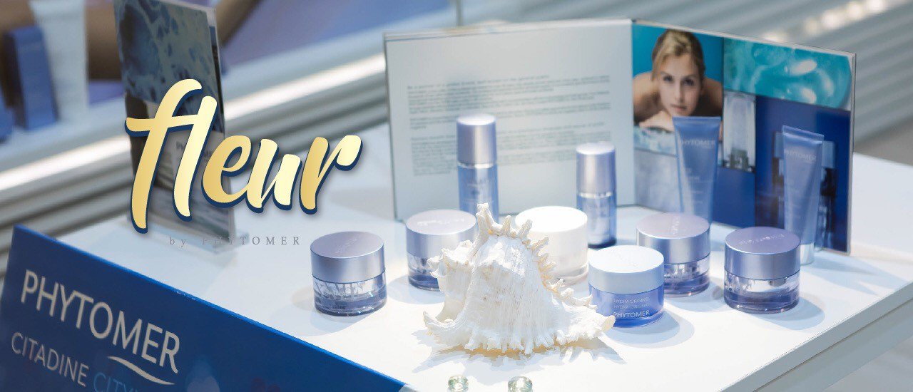 cover Selfie Welfie 25 x FLEUR By PHYTOMER
25 Selfies with FLEUR by PHYTOMER