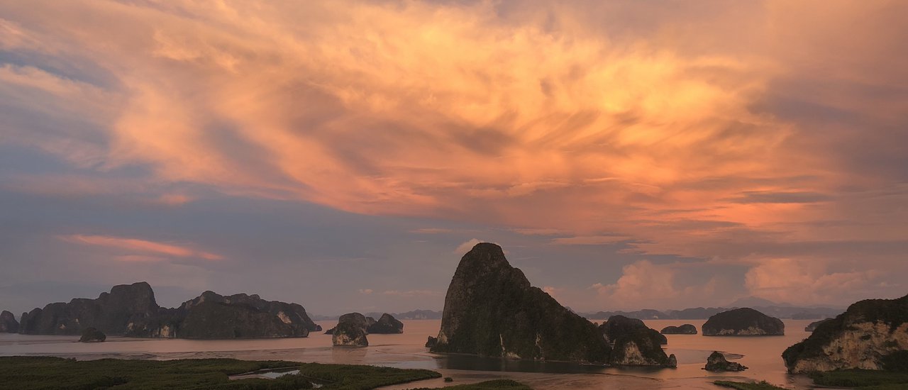 cover The view from Samet Nang Chee is more beautiful than I expected.