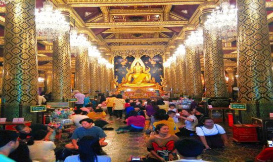 Cover "Phra Buddha Chinarat, also known as Luang Pho Yai"...