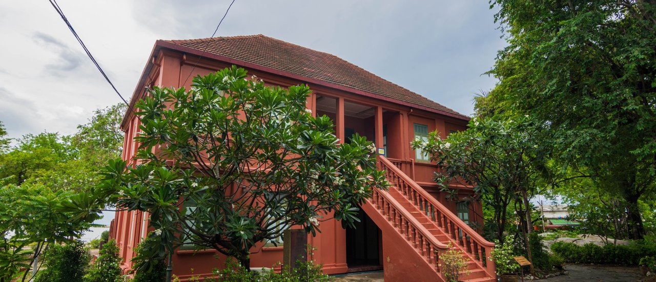 cover Red Building @ Ang Sila, Chonburi