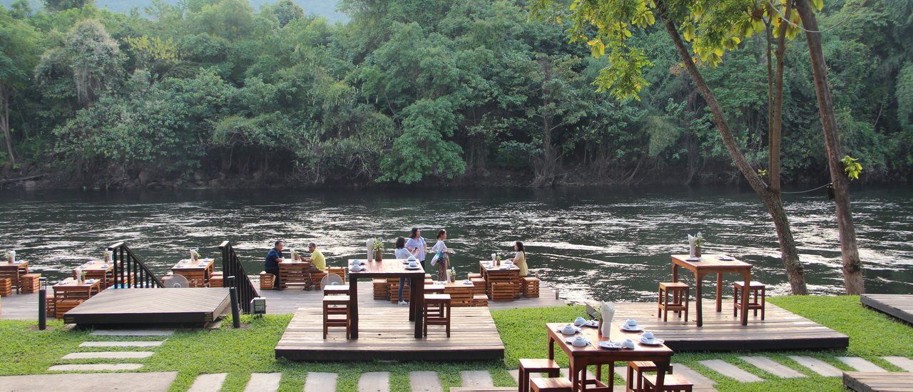 cover A Romantic Dinner at "River Romance"