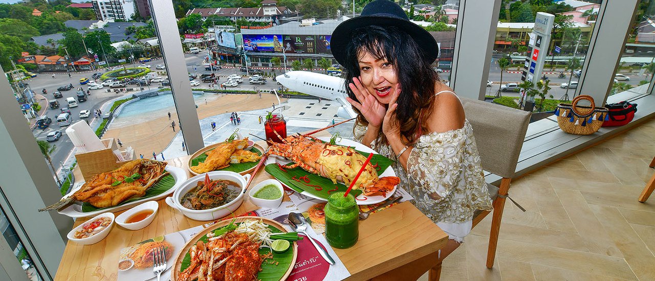 cover ... Enjoying seafood at Terminal 21 Pattaya, Savoey Seafood co. Authentic seafood experience at the newly opened mall with Ma Pranom.