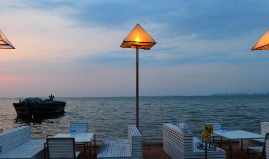 cover อีกครั้ง กับ " พัทยา "