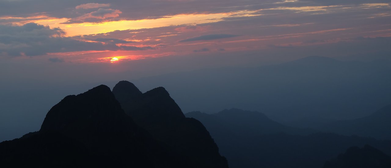 cover . . . ปล่อยใจให้ลอยไปกับยอดดอยหลวงเชียงดาว . . .