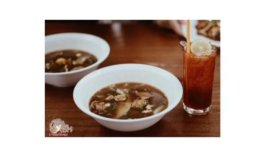 cover อากาศเริ่มเย็นแล้ว มาทานก๋วยจั๊บร้อนๆดีกว่า