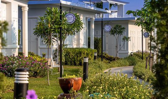 cover Dek Jew Chill Out @Hua Hin have fun at The Sea-Cret Garden and The Venezia