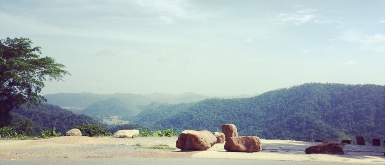 cover .. เ ข า ใ ห ญ่ ใ ค ร ๆ ก็ ไ ป ( ค น เ ดี ย ว ) กั น ..