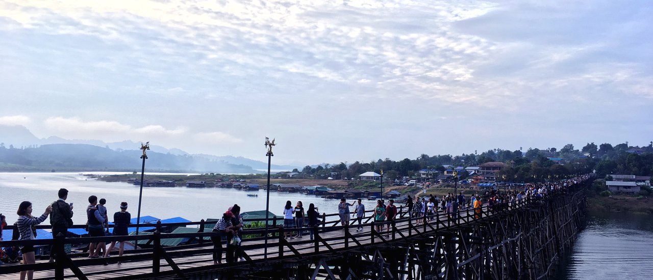 cover ท่องแดนมหัศจรรย์ มัลลิกา สะพานมอญ